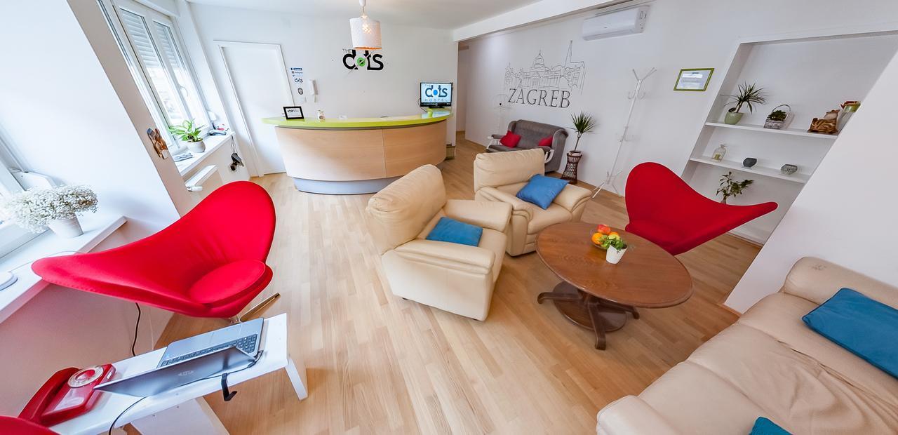 The Dots Hostel Zagreb Exterior foto